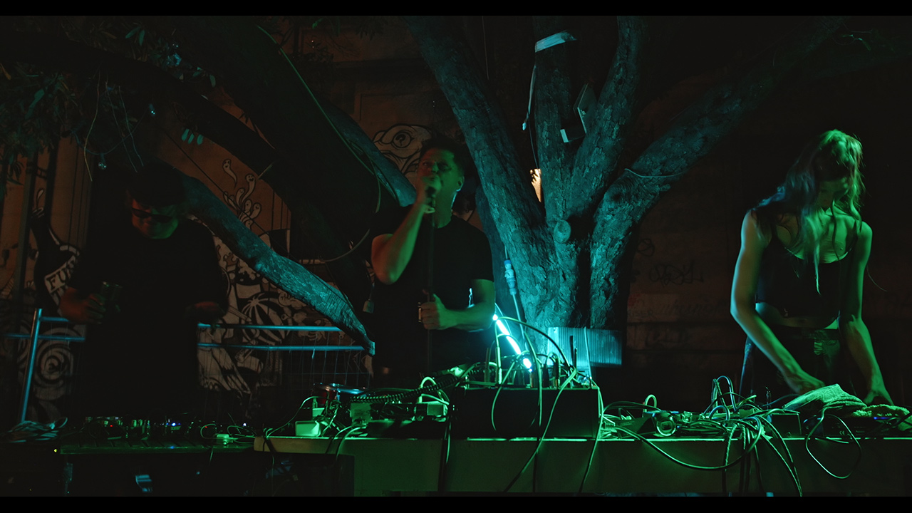 TO LIVE AND SHAVE IN L.A. R.I.S.S.A. 02 MACAO URSSS mistake