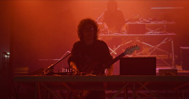 THE DELAY IN THE UNIVERSAL LOOP